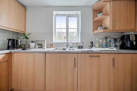 2 bedroom flat for sale, High Wycombe,  Buckinghamshire,  HP13