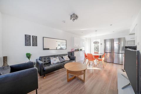 4 bedroom semi-detached house for sale, Kinross Drive,  Sunbury On Thames,  TW16