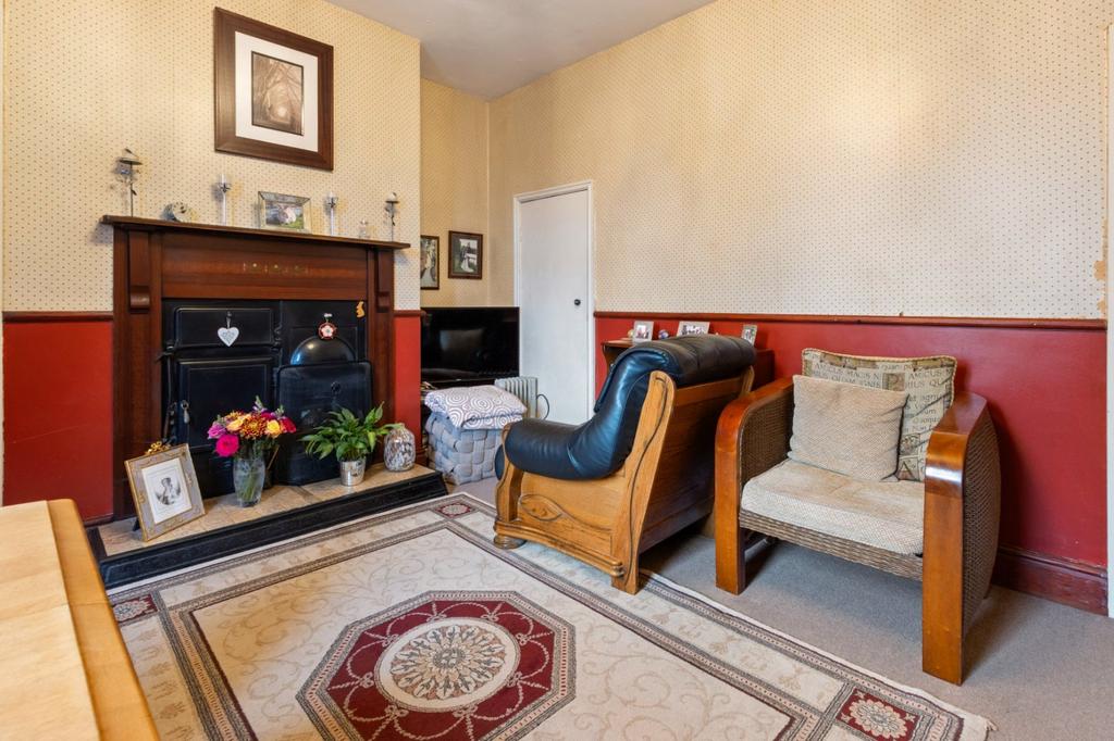 Sitting/Dining Room