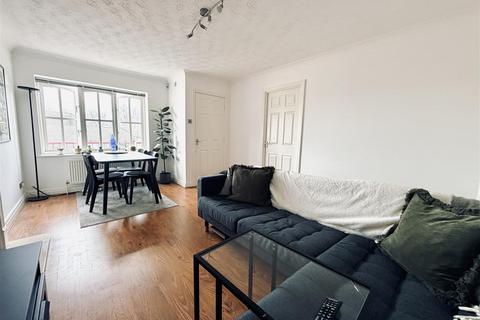 2 bedroom apartment for sale, St. James Court, Altrincham