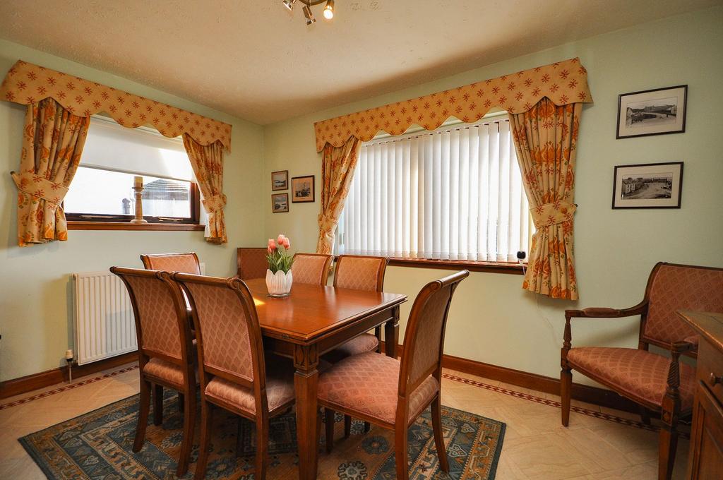 Dining kitchen