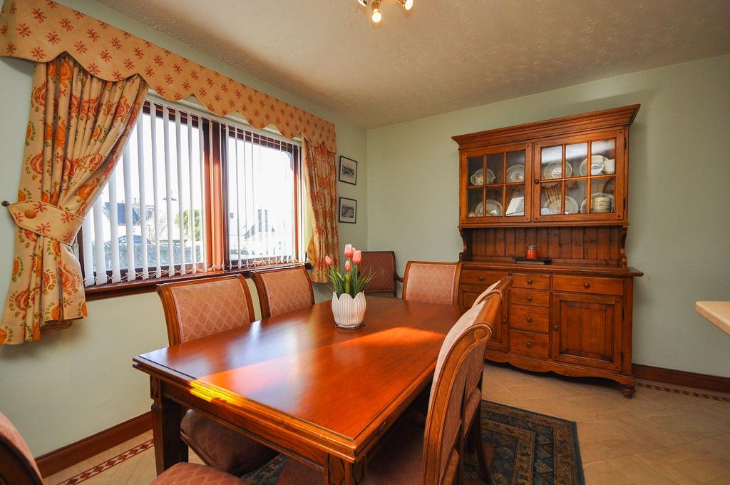 Dining kitchen