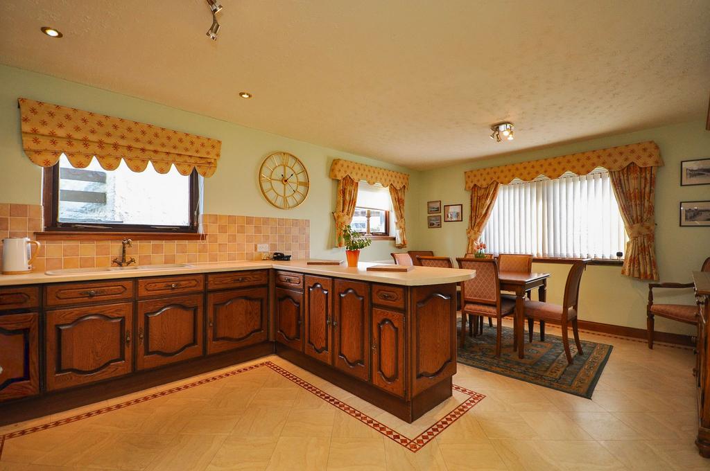Dining kitchen