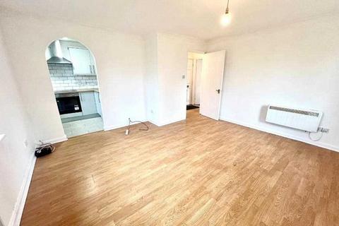 2 bedroom apartment for sale, Worcester Gardens, Slough