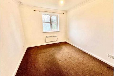 2 bedroom apartment for sale, Worcester Gardens, Slough