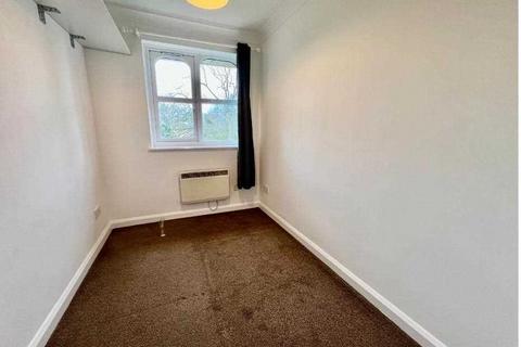 2 bedroom apartment for sale, Worcester Gardens, Slough