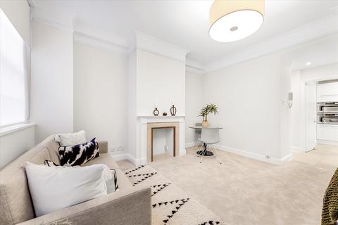 Studio to rent, Devonshire Street, London W1W