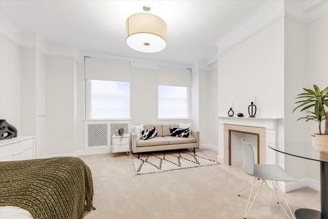 Studio to rent, Devonshire Street, London W1W
