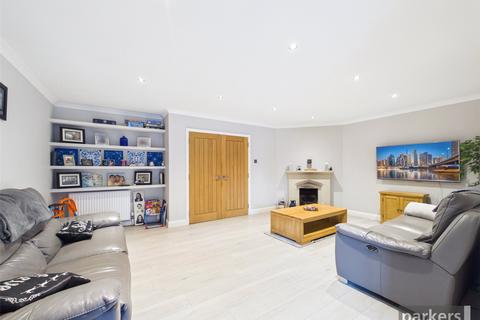 4 bedroom semi-detached house for sale, Floral Court, Hare Hatch RG10