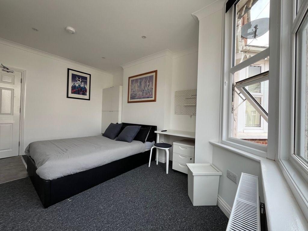 Studio Room