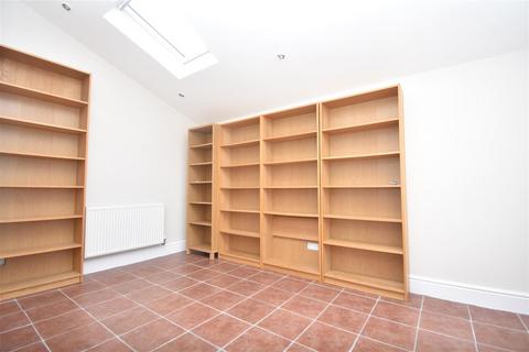 undefined, Carlton Avenue, York