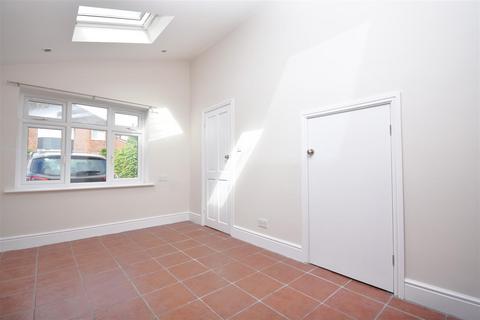 undefined, Carlton Avenue, York