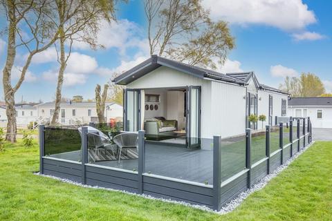 2 bedroom lodge for sale, Oulton Broad Lowestoft