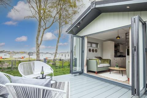 2 bedroom lodge for sale, Oulton Broad Lowestoft