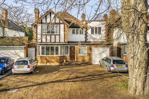 The Avenue, Sunbury-On-Thames TW16
