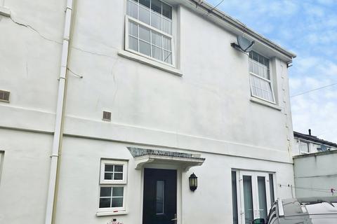 3 bedroom semi-detached house to rent, Tideswell Road, Eastbourne, BN21