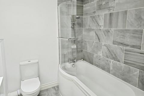 3 bedroom semi-detached house to rent, Tideswell Road, Eastbourne, BN21