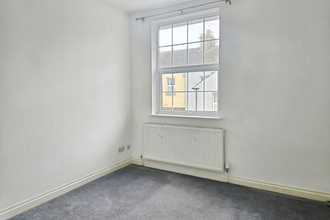 3 bedroom semi-detached house to rent, Tideswell Road, Eastbourne, BN21