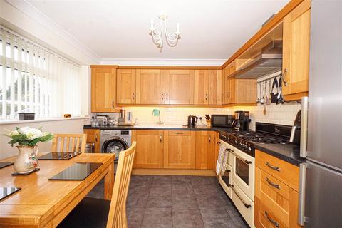 undefined, Pond Close, Broad Oak