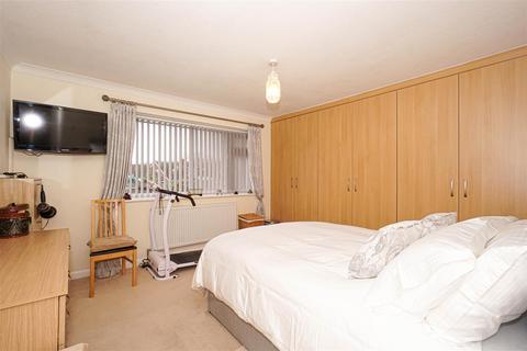 undefined, Pond Close, Broad Oak
