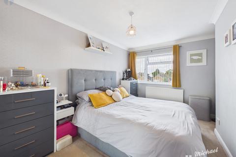 3 bedroom terraced house for sale, Hampden Road, Stoke Mandeville