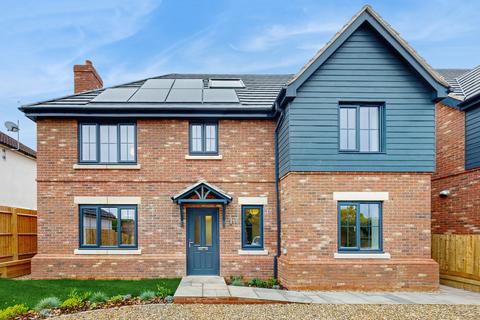 4 bedroom detached house for sale, Dell Road, Northchurch, HP4