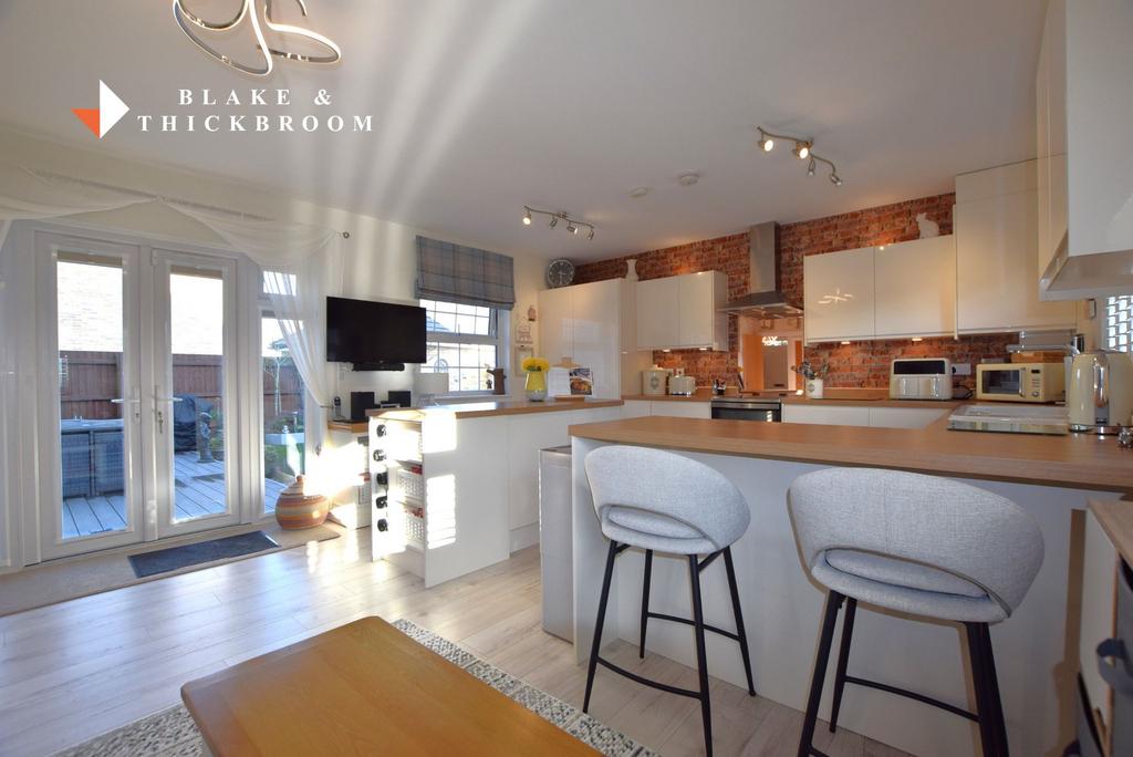 Kitchen / living / diner