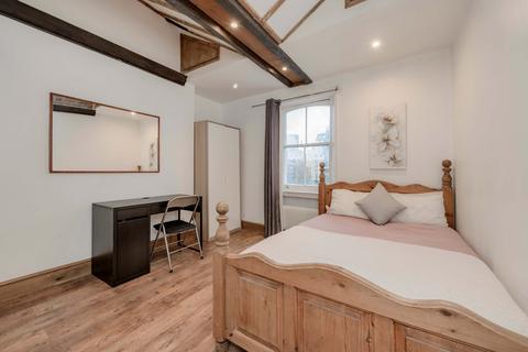 2 bedroom flat to rent, Aldersgate Street, EC1A