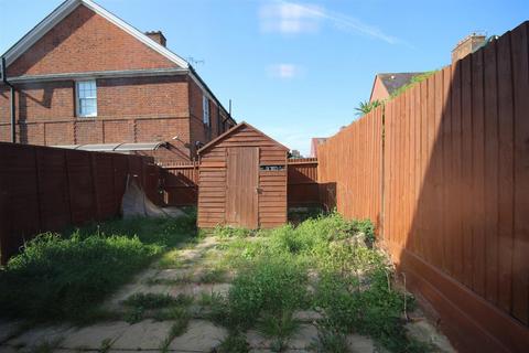 4 bedroom terraced house to rent, Mellitus Street, East Acton Station, London, W12 0