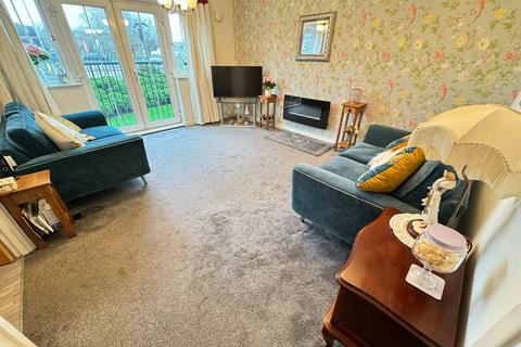 2 bedroom apartment for sale, Squires Grove, Willenhall