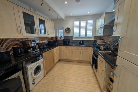 undefined, 32 Clarendon Square, Leamington Spa