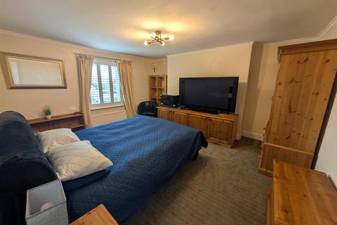 undefined, 32 Clarendon Square, Leamington Spa