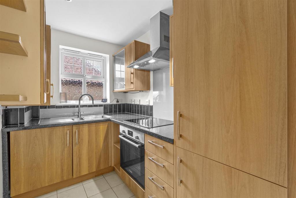 Flat 3, Ridgeway Heights, Ridge Way, HP13 5 BE-5.jp