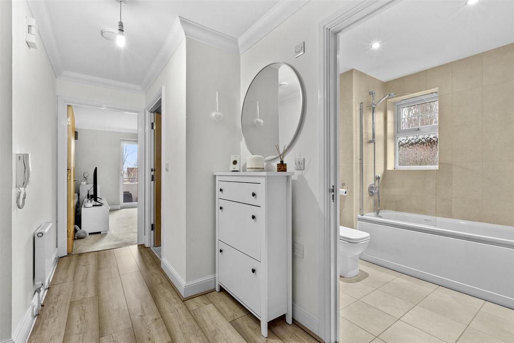 Flat 3, Ridgeway Heights, Ridge Way, HP13 5 BE-4.jp