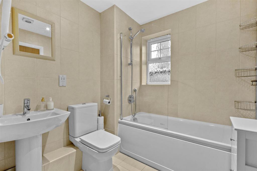 Flat 3, Ridgeway Heights, Ridge Way, HP13 5 BE-3.jp