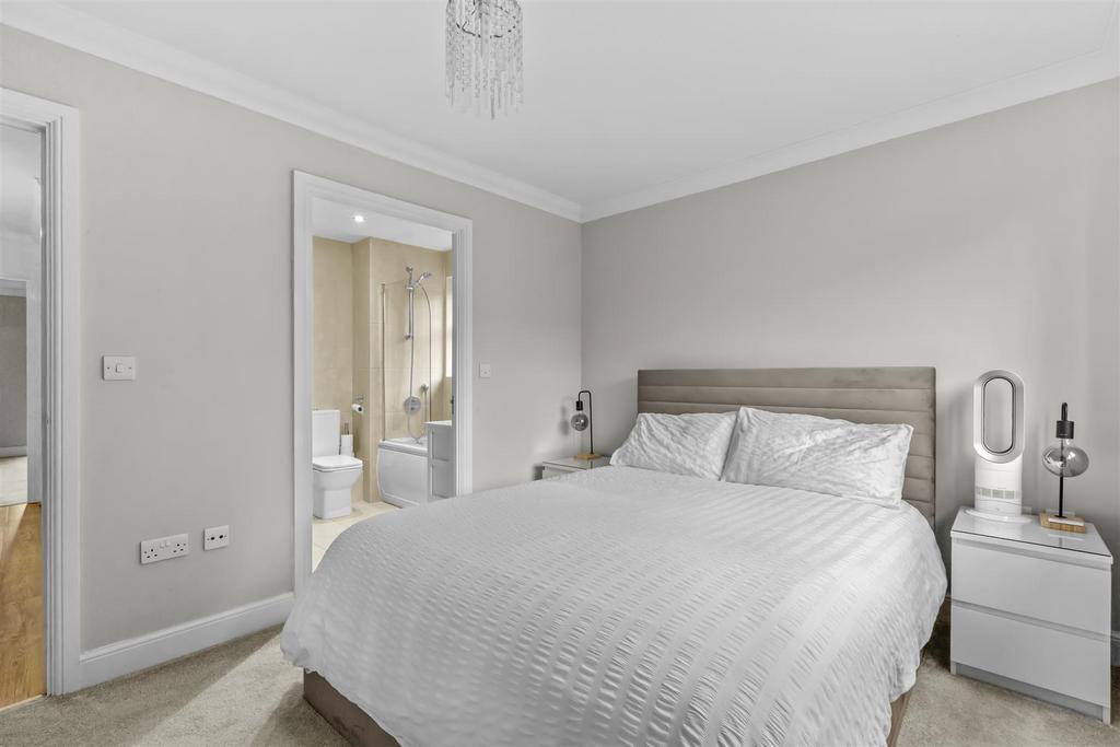 Flat 3, Ridgeway Heights, Ridge Way, HP13 5 BE-2.jp