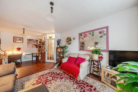 2 bedroom flat for sale, Waldegrave Park, Strawberry Hill, TW1