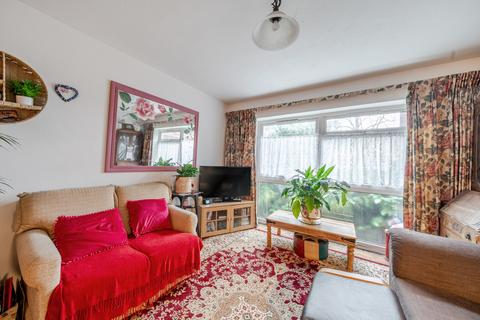 2 bedroom flat for sale, Waldegrave Park, Strawberry Hill, TW1