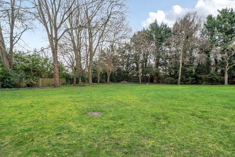 2 bedroom flat for sale, Waldegrave Park, Strawberry Hill, TW1