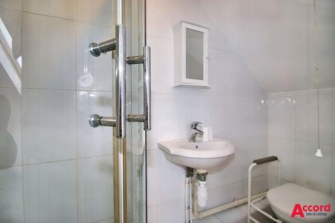 1 bedroom flat to rent, Heath Park Road, Homeleigh Apartments, RM2