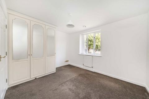 2 bedroom flat to rent, Island Row, London E14