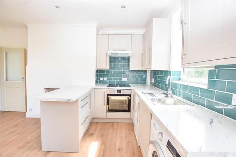 2 bedroom maisonette to rent, Boundary Road, Colliers Wood SW19
