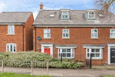 4 bedroom semi-detached house for sale, Finedon Road, Wellingborough NN8