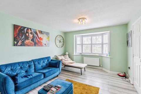 4 bedroom semi-detached house for sale, Finedon Road, Wellingborough NN8