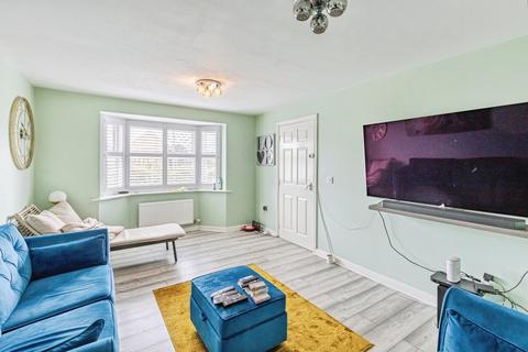 4 bedroom semi-detached house for sale, Finedon Road, Wellingborough NN8