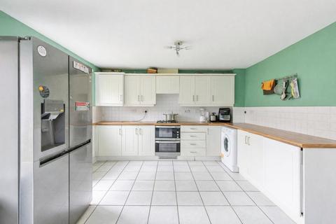 4 bedroom semi-detached house for sale, Finedon Road, Wellingborough NN8