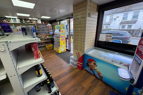 Convenience store to rent, 1 Eastfield Rd Slough SL1 4SP