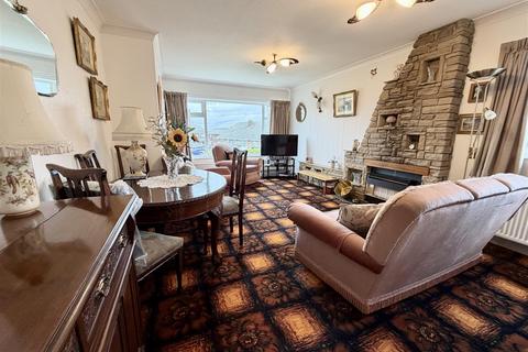 3 bedroom detached bungalow for sale, Cliffe House Avenue, Leeds