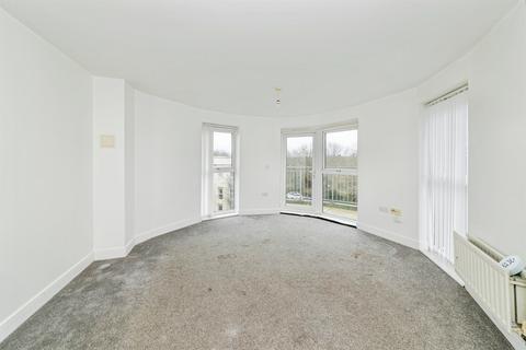 2 bedroom flat for sale, Rathlin Road, Crawley