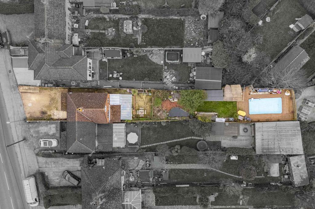 118 Little Marlow Rd, SL7 1 HG Drone (LOW RES)-3